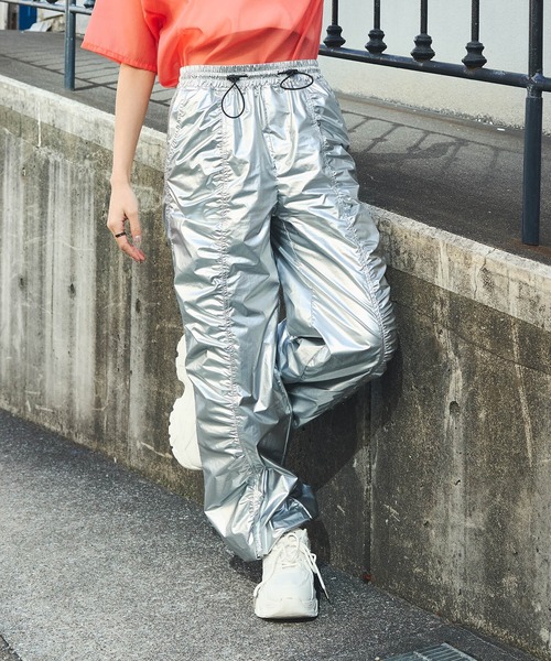 DURAS(デュラス)の「メタリックパンツ(カーゴパンツ・レディース・シルバー/ブラック/ピンク・SMALL/MEDIUM)」の11枚目の写真