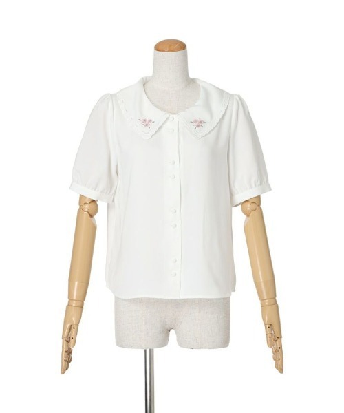 F i.n.t（フィント）の「リトルローズ刺繍カットワーク衿ブラウス【お揃いのローズ刺繍カーディガン展開】/ fint　フィント（シャツ/ブラウス・レディース・ホワイト×ブルー/ホワイト×ピンク/ホワイト×イエロー・FREE）」の7枚目の写真