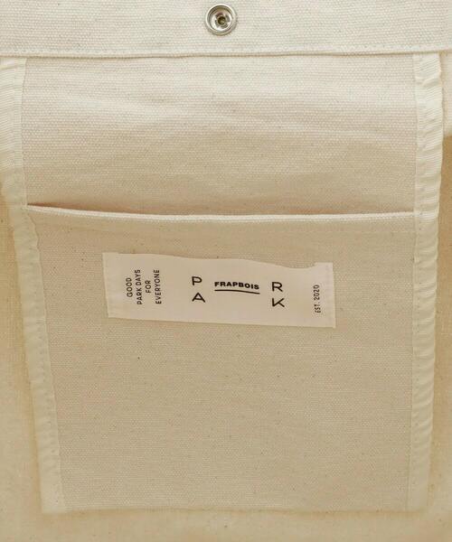 FRAPBOIS（フラボア）の「ニュースペーパーBAG（ショルダーバッグ・レディース・ブラック/キナリ・FREE）」の6枚目の写真