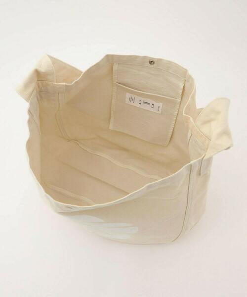 FRAPBOIS（フラボア）の「ニュースペーパーBAG（ショルダーバッグ・レディース・ブラック/キナリ・FREE）」の7枚目の写真