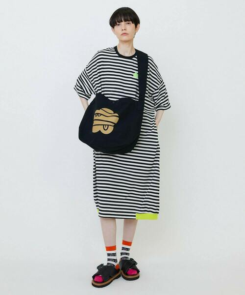 FRAPBOIS（フラボア）の「ニュースペーパーBAG（ショルダーバッグ・レディース・ブラック/キナリ・FREE）」の12枚目の写真