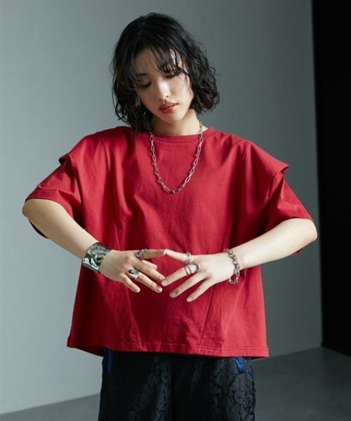 Soiunique（スワユニーク）の「綿１００％ラッフルショルダーゆったりサイズTシャツ ［Soiunique］（Tシャツ/カットソー・レディース・ブラック/ブルー/レッド・L～LL/S～Ｍ）」の3枚目の写真