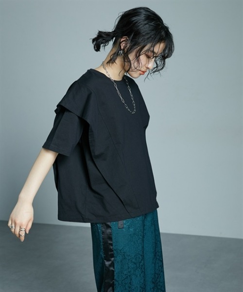 Soiunique（スワユニーク）の「綿１００％ラッフルショルダーゆったりサイズTシャツ ［Soiunique］（Tシャツ/カットソー・レディース・ブラック/ブルー/レッド・L～LL/S～Ｍ）」の5枚目の写真