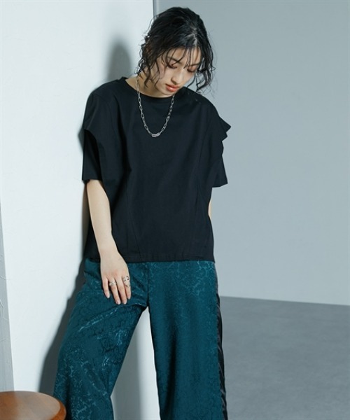 Soiunique（スワユニーク）の「綿１００％ラッフルショルダーゆったりサイズTシャツ ［Soiunique］（Tシャツ/カットソー・レディース・ブラック/ブルー/レッド・L～LL/S～Ｍ）」の6枚目の写真