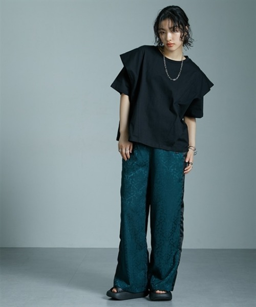 Soiunique（スワユニーク）の「綿１００％ラッフルショルダーゆったりサイズTシャツ ［Soiunique］（Tシャツ/カットソー・レディース・ブラック/ブルー/レッド・L～LL/S～Ｍ）」の9枚目の写真