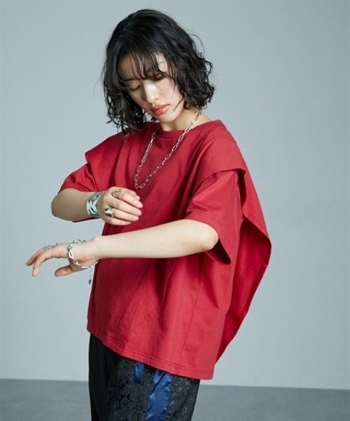 Soiunique（スワユニーク）の「綿１００％ラッフルショルダーゆったりサイズTシャツ ［Soiunique］（Tシャツ/カットソー・レディース・ブラック/ブルー/レッド・L～LL/S～Ｍ）」の15枚目の写真