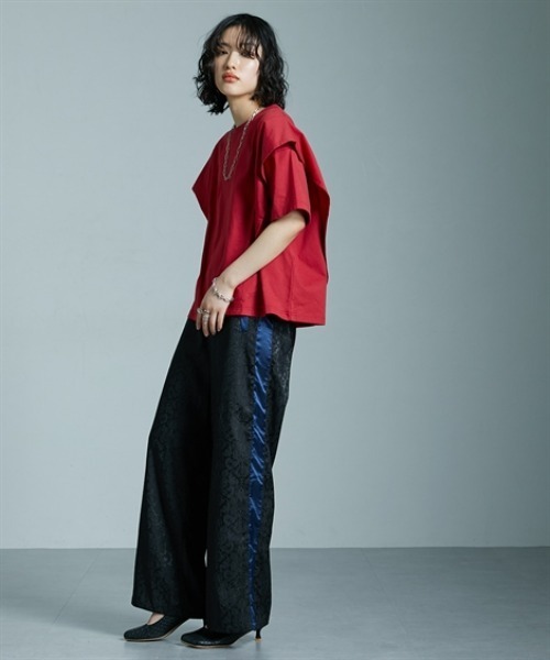 Soiunique（スワユニーク）の「綿１００％ラッフルショルダーゆったりサイズTシャツ ［Soiunique］（Tシャツ/カットソー・レディース・ブラック/ブルー/レッド・L～LL/S～Ｍ）」の18枚目の写真