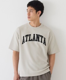 エンボスプリントTシャツ