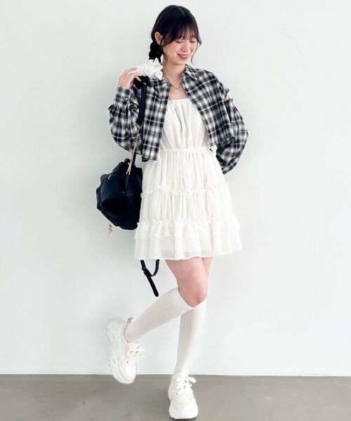 MAJESTIC LEGON(マジェスティックレゴン)の「ギャザーフリルミニワンピ(ワンピース・レディース・イエロー/ピンク/ブラック/オフホワイト・MEDIUM)」の2枚目の写真