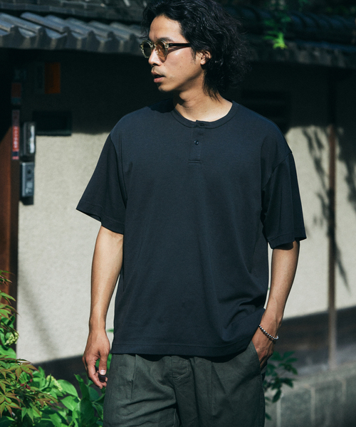 JOURNAL STANDARD relume（ジャーナルスタンダード　レリューム）の「50/-ポンチ 汗ジミ防止 ヘンリーネックT（Tシャツ/カットソー・メンズ・ブラック系その他/ライトグレー/ホワイト/ネイビー・SMALL/MEDIUM/LARGE）」の7枚目の写真
