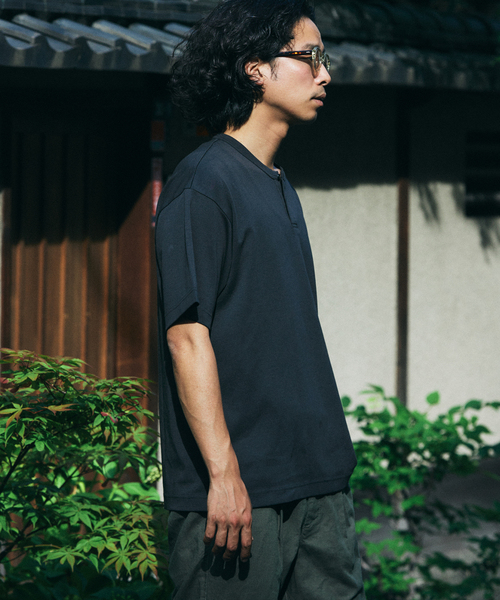 JOURNAL STANDARD relume（ジャーナルスタンダード　レリューム）の「50/-ポンチ 汗ジミ防止 ヘンリーネックT（Tシャツ/カットソー・メンズ・ブラック系その他/ライトグレー/ホワイト/ネイビー・SMALL/MEDIUM/LARGE）」の8枚目の写真