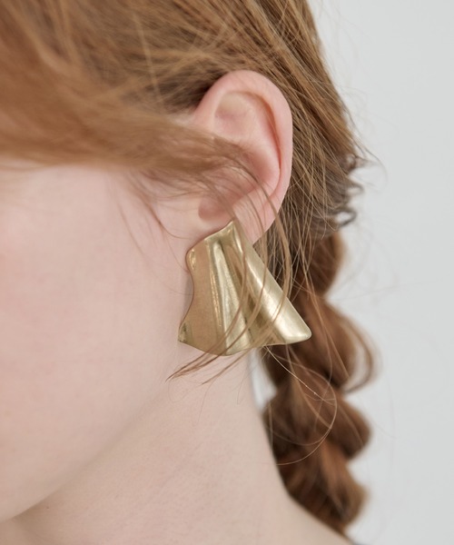 Crisp（クリスプ）の「ウェーブワイドイヤリング（イヤリング・レディース・ゴールド/シルバー・FREE）」の2枚目の写真