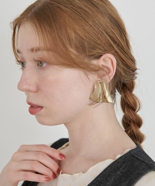 Crisp（クリスプ）の「ウェーブワイドイヤリング（イヤリング・レディース・ゴールド/シルバー・FREE）」の8枚目の写真