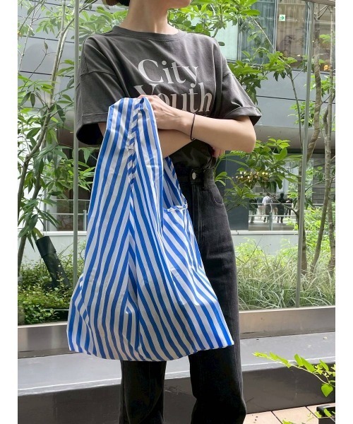BAGGU(バグー)の「【BAGGU(バグゥ)】STANDARD25ストライプ(トートバッグ・レディース・ピンク/ブルー・0)」の2枚目の写真