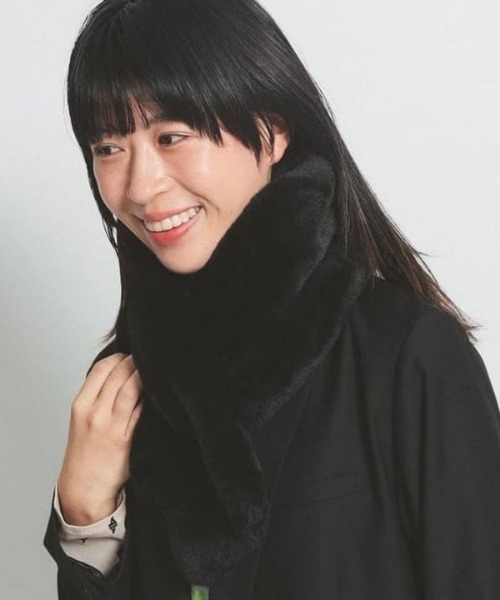 Ray BEAMS(レイビームス)の「フェイクファー ティペット(マフラー・レディース・その他/サックスブルー/ブラック/イエロー・ONE SIZE)」の5枚目の写真