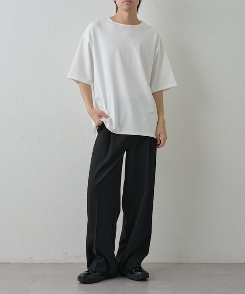 COLONY 2139(コロニートゥーワンスリーナイン)の「パウダリングポンチラウンドヘムTEE(Tシャツ/カットソー・メンズ・ブラック/ホワイト・MEDIUM/LARGE)」の11枚目の写真