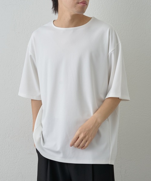 COLONY 2139(コロニートゥーワンスリーナイン)の「パウダリングポンチラウンドヘムTEE(Tシャツ/カットソー・メンズ・ブラック/ホワイト・MEDIUM/LARGE)」の3枚目の写真