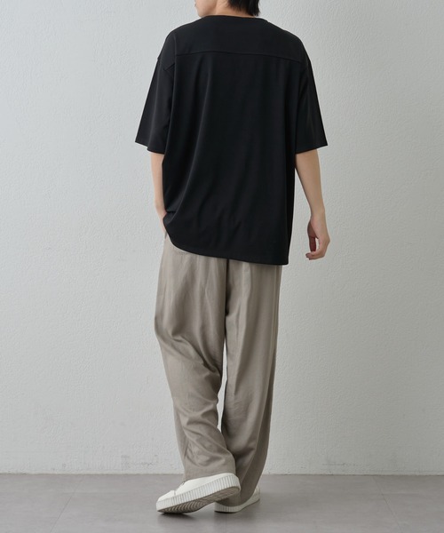COLONY 2139(コロニートゥーワンスリーナイン)の「パウダリングポンチラウンドヘムTEE(Tシャツ/カットソー・メンズ・ブラック/ホワイト・MEDIUM/LARGE)」の17枚目の写真