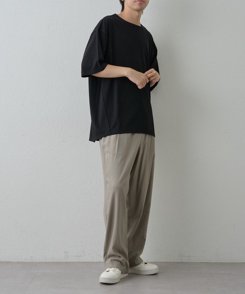 COLONY 2139(コロニートゥーワンスリーナイン)の「パウダリングポンチラウンドヘムTEE(Tシャツ/カットソー・メンズ・ブラック/ホワイト・MEDIUM/LARGE)」の15枚目の写真