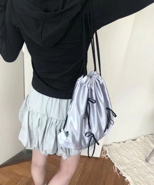 meJane（ミージェーン）の「メニーリボン ナップサック（バックパック/リュック・レディース・ブラック/グレー・FREE）」の8枚目の写真