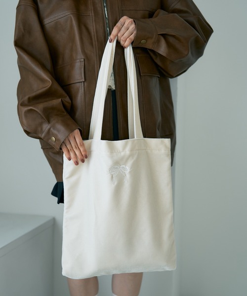 earth music&ecology(アースミュージックアンドエコロジー)の「【WEB限定】ベロアトートバッグ(トートバッグ・レディース・ピンク/ミント/アイボリー/ブラック/グレー・FREE)」の19枚目の写真