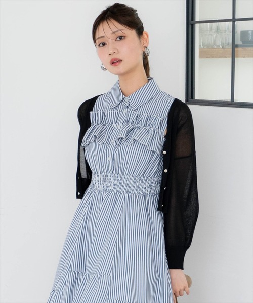 AND COUTURE(アンドクチュール)の「シャイニーシアーⅤネックカーディガン(カーディガン/ボレロ・レディース・ブラック/ベージュ/オフホワイト/ピンク・FREE)」の6枚目の写真