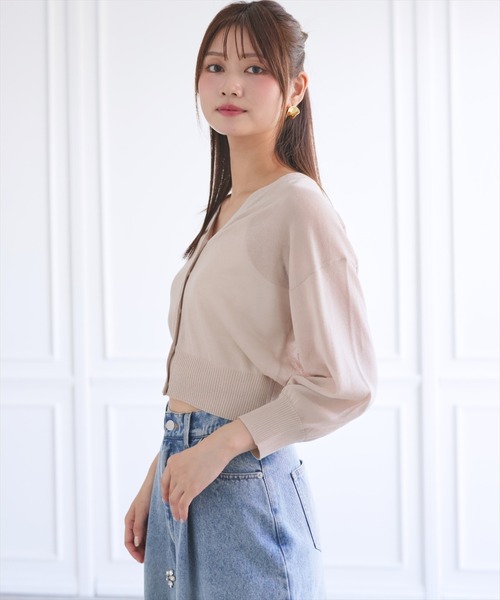 AND COUTURE(アンドクチュール)の「シャイニーシアーⅤネックカーディガン(カーディガン/ボレロ・レディース・ブラック/ベージュ/オフホワイト/ピンク・FREE)」の20枚目の写真