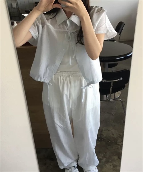 FREE STYLISTS(フリー スタイリスト)の「フロントリボン裾ドローコードストライプ柄シャツ(シャツ/ブラウス・レディース・ブルー/ピンク・FREE)」の4枚目の写真