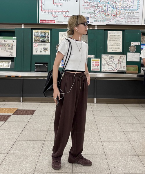 feepur（フェピュール）の「ポンチカーブイージーパンツ（その他パンツ・レディース・ブラック/ブラウン/グレー・SMALL/MEDIUM）」の12枚目の写真