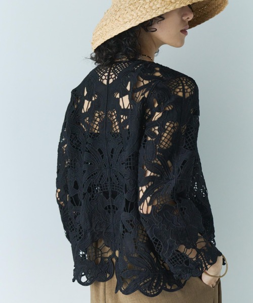Libra Cue（リブラ キュー）の「フラワーレースカーディガンブラウス（シャツ/ブラウス・レディース・アイボリー/ブラック・FREE）」の17枚目の写真
