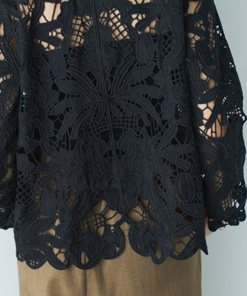 Libra Cue（リブラ キュー）の「フラワーレースカーディガンブラウス（シャツ/ブラウス・レディース・アイボリー/ブラック・FREE）」の19枚目の写真