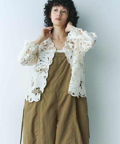 Libra Cue（リブラ キュー）の「フラワーレースカーディガンブラウス（シャツ/ブラウス・レディース・アイボリー/ブラック・FREE）」の5枚目の写真