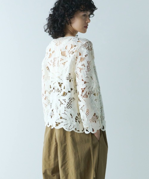 Libra Cue（リブラ キュー）の「フラワーレースカーディガンブラウス（シャツ/ブラウス・レディース・アイボリー/ブラック・FREE）」の9枚目の写真