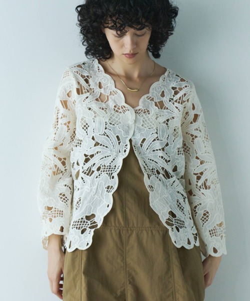 Libra Cue（リブラ キュー）の「フラワーレースカーディガンブラウス（シャツ/ブラウス・レディース・アイボリー/ブラック・FREE）」の7枚目の写真