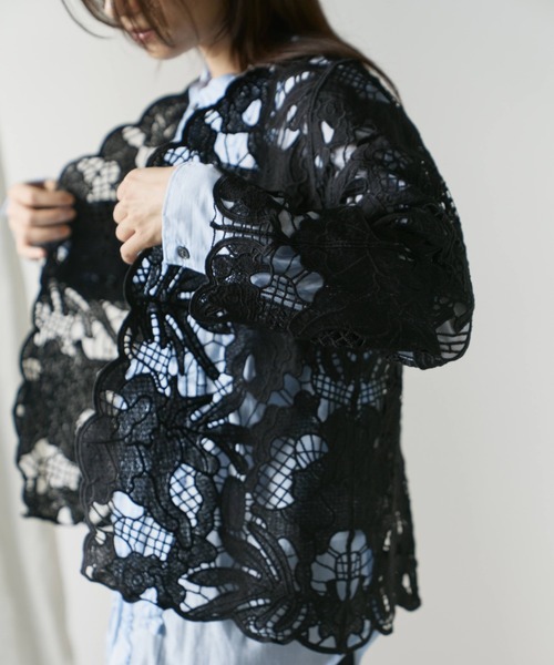 Libra Cue（リブラ キュー）の「フラワーレースカーディガンブラウス（シャツ/ブラウス・レディース・アイボリー/ブラック・FREE）」の21枚目の写真