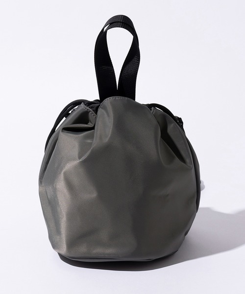 FREDRIK PACKERS（フレドリックパッカーズ）の「【FREDRIK PACKERS】≪別注≫TT CANDY SHOULDER　/　キャンディーショルダー　巾着バッグ　手提げ（ショルダーバッグ・レディース・グレー/ブラック/ブラック系その他2/オリーブ/ブラック系1・FREE）」の22枚目の写真