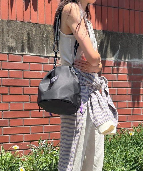 FREDRIK PACKERS（フレドリックパッカーズ）の「【FREDRIK PACKERS】≪別注≫TT CANDY SHOULDER　/　キャンディーショルダー　巾着バッグ　手提げ（ショルダーバッグ・レディース・グレー/ブラック/ブラック系その他2/オリーブ/ブラック系1・FREE）」の10枚目の写真