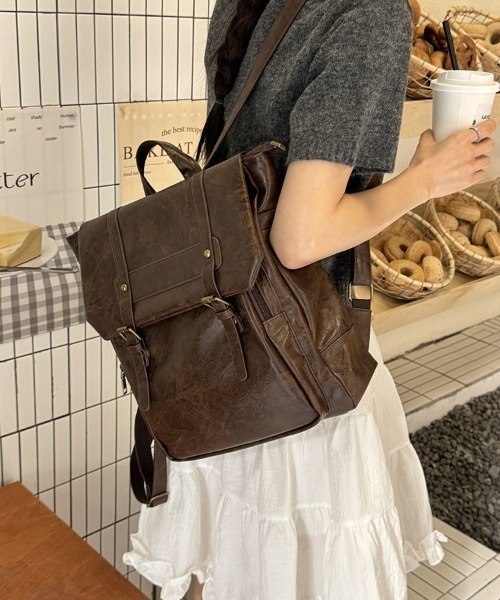 Teem Store(チームストア)の「【大容量/A4対応】スクエアフェイクレザーバックパック(バックパック/リュック・レディース・ブラック/ブラウン・F)」の2枚目の写真