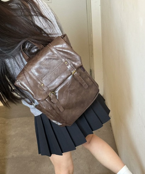 Teem Store(チームストア)の「【大容量/A4対応】スクエアフェイクレザーバックパック(バックパック/リュック・レディース・ブラック/ブラウン・F)」の12枚目の写真