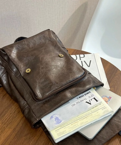 Teem Store(チームストア)の「【大容量/A4対応】スクエアフェイクレザーバックパック(バックパック/リュック・レディース・ブラック/ブラウン・F)」の17枚目の写真