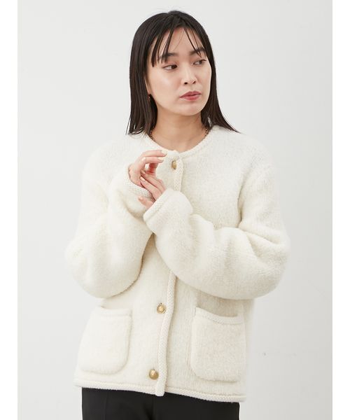 Mila Owen(ミラオーウェン)の「金釦ムートンライクボアニットカーディガン(カーディガン/ボレロ・レディース・イエロー/ホワイト/キャメル/ダークネイビー・0/1)」の17枚目の写真