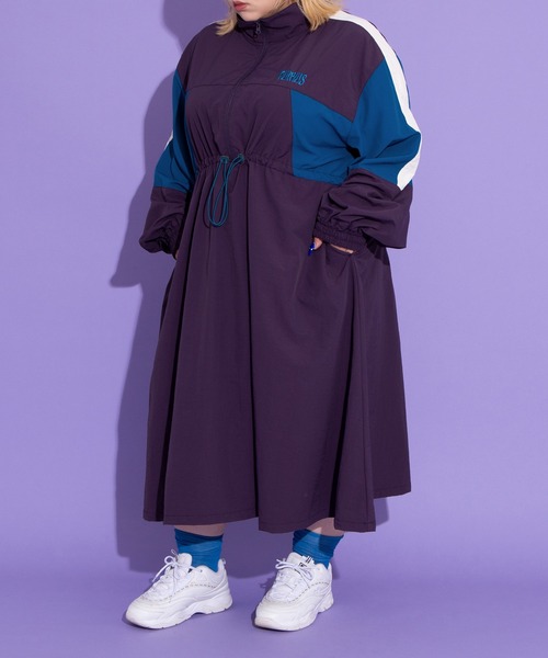 PUNYUS（プニュズ）の「切り替えナイロンワンピース（ワンピース・レディース・ブラック/パープル/グレー・3/2/1/4）」の4枚目の写真