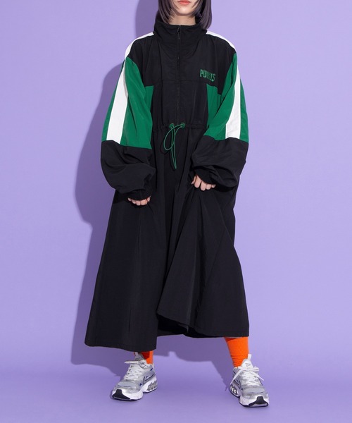 PUNYUS（プニュズ）の「切り替えナイロンワンピース（ワンピース・レディース・ブラック/パープル/グレー・3/2/1/4）」の7枚目の写真