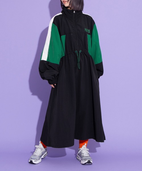 PUNYUS（プニュズ）の「切り替えナイロンワンピース（ワンピース・レディース・ブラック/パープル/グレー・3/2/1/4）」の8枚目の写真