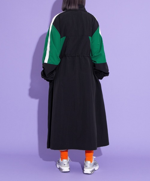 PUNYUS（プニュズ）の「切り替えナイロンワンピース（ワンピース・レディース・ブラック/パープル/グレー・3/2/1/4）」の9枚目の写真