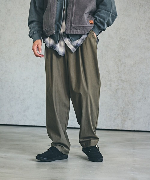 BAYFLOW（ベイフロー）の「【WONDER SHAPE(ワンダーシェイプ)】ワンタックトラウザー（スラックス・メンズ・ブラック/カーキ/チャコールグレー・SMALL/LARGE/MEDIUM）」の19枚目の写真