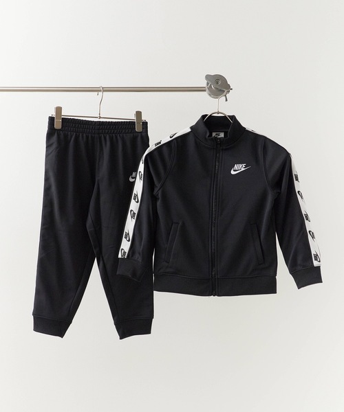 NIKE(ナイキ)の「NIKE/ナイキ NKN FULL ZIP SET WITH LOGO TAP セットアップ 2026年 夏 夏服 秋服(セットアップ・キッズ・ブラック/ネイビー・6/7/4/5)」の1枚目の写真