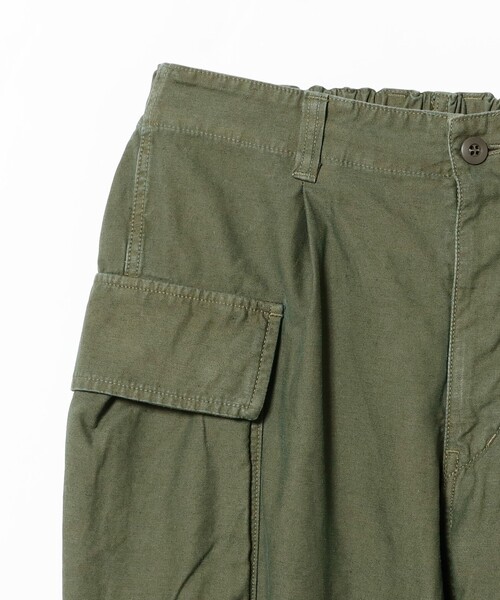 sage de cret（サージュデクレ）の「sage de cret / Cotton Linen バックサテン ペグトップ ワンタックカーゴパンツ（カーゴパンツ・メンズ・オリーブ・S/M/L）」の3枚目の写真