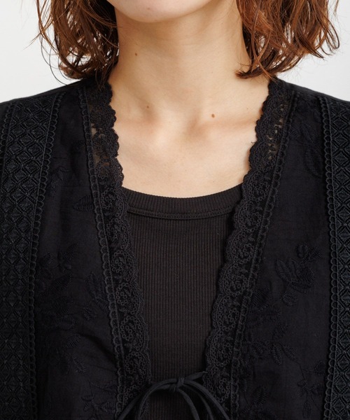 studio CLIP（スタディオクリップ）の「刺繍レースジレ（ベスト・レディース・ブラック/オフホワイト・FREE）」の19枚目の写真
