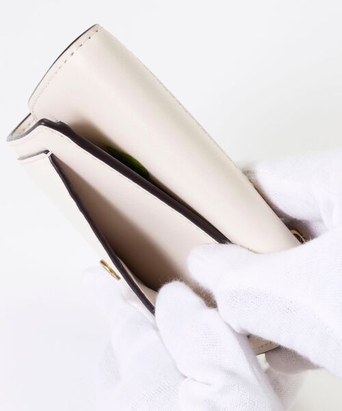 COACH（コーチ）の「ミラ スモール フラップ ウォレット・ステッカー プリント（財布・レディース・ホワイト系その他・ONE）」の12枚目の写真